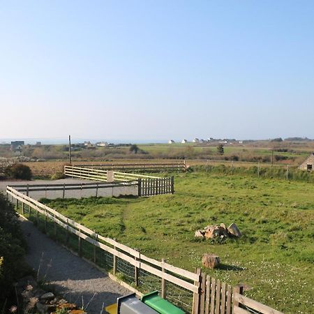 Les Gites Aux Volets Roses Landunvez Экстерьер фото